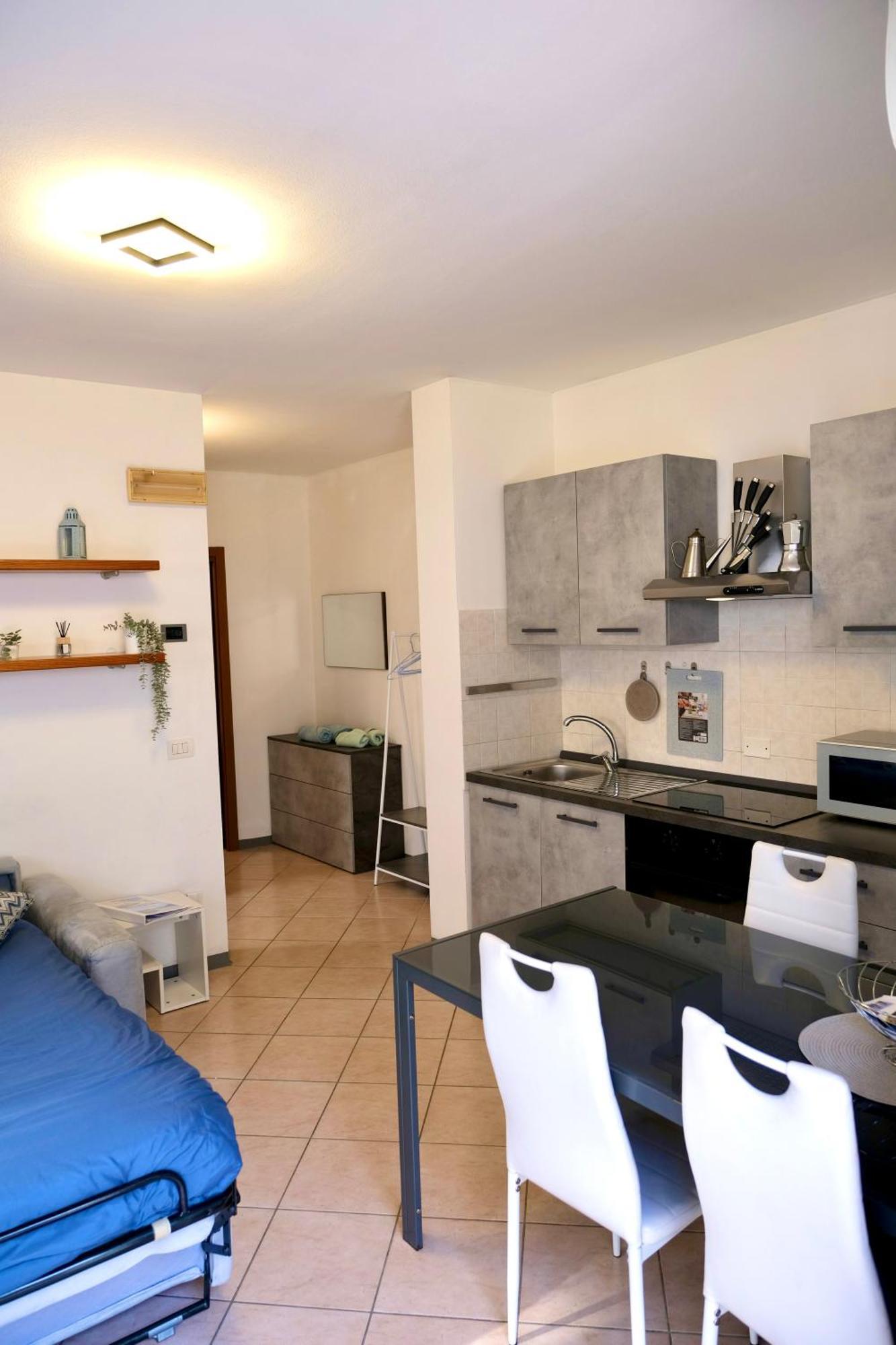 Casa Segantini - Relax Patio Apartment 1 Arco Esterno foto