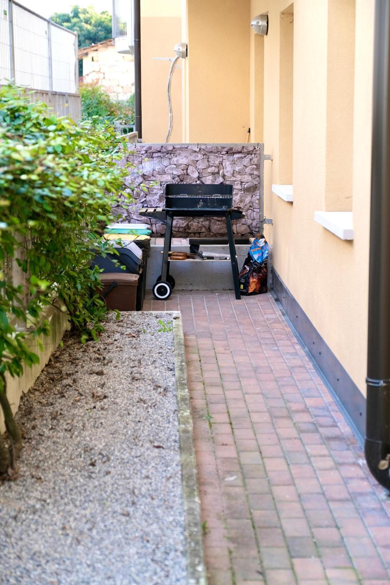Casa Segantini - Relax Patio Apartment 1 Arco Esterno foto